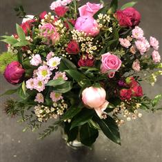 Florist&#39;s Choice Vase Arrangement